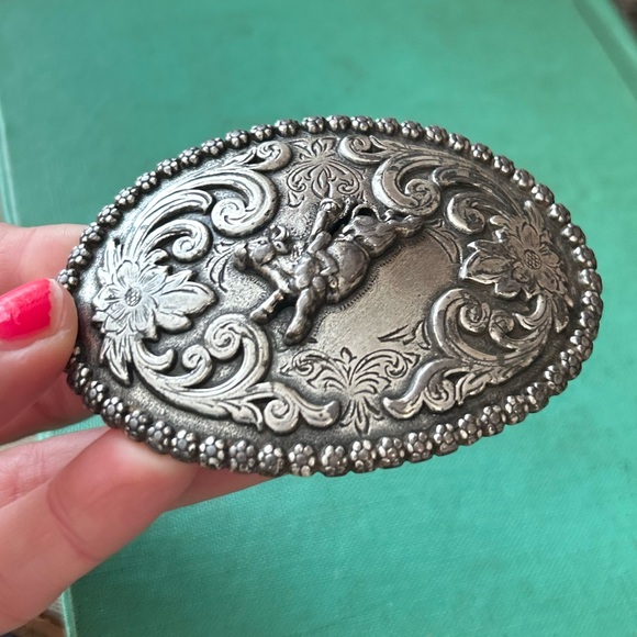Bull Rider Buckle - Picture 2 of 7